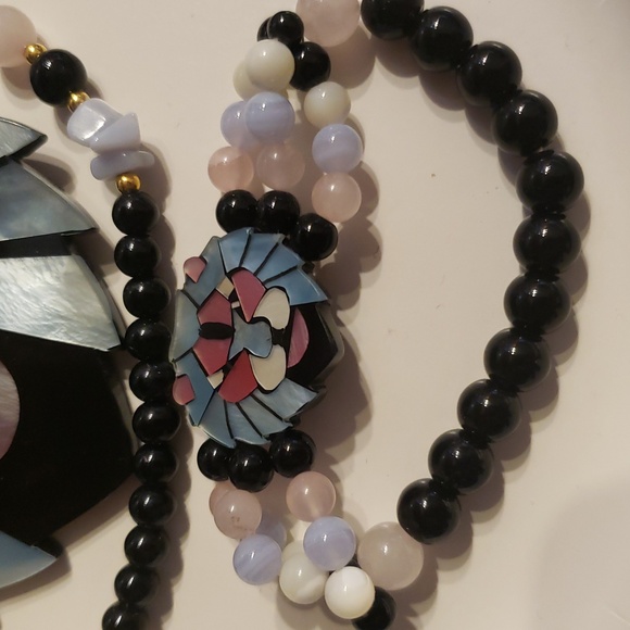 Vintage Beautiful Lion Motif Jewelry Set with Beads - Picture 3 of 8